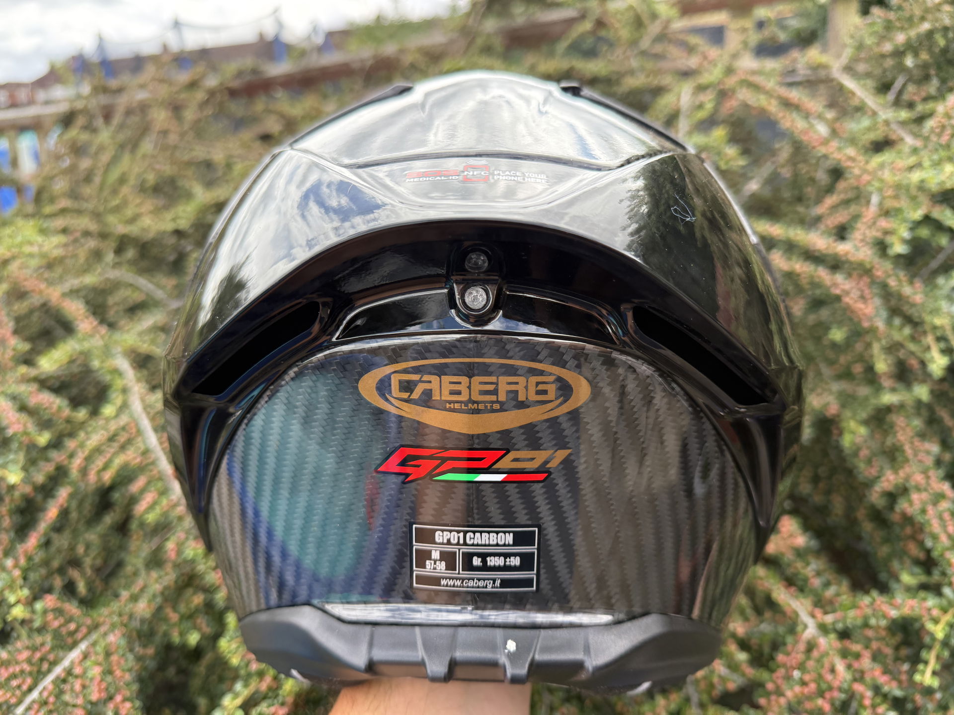 The rear spoiler of the GP01