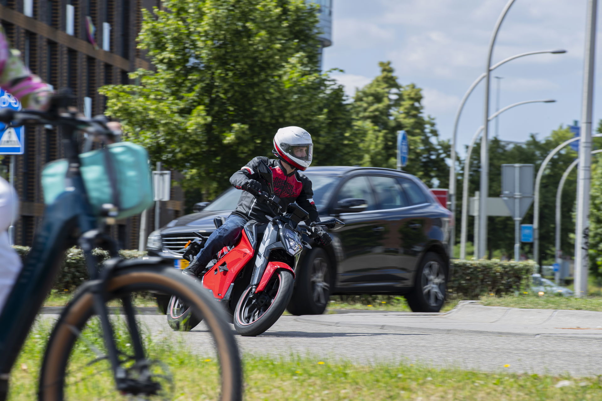 The Ultraviolette F77 Mach 2 - riding