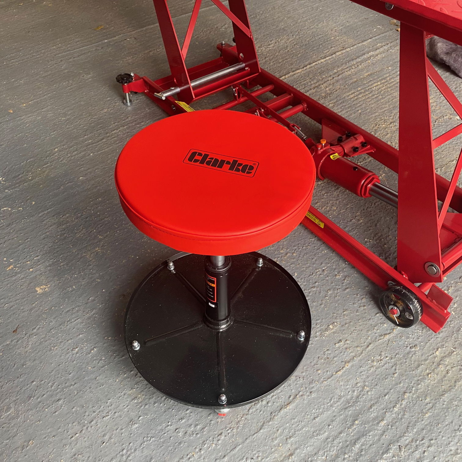 The Clarke CMS2 Height Adjustable Mechanics Seat