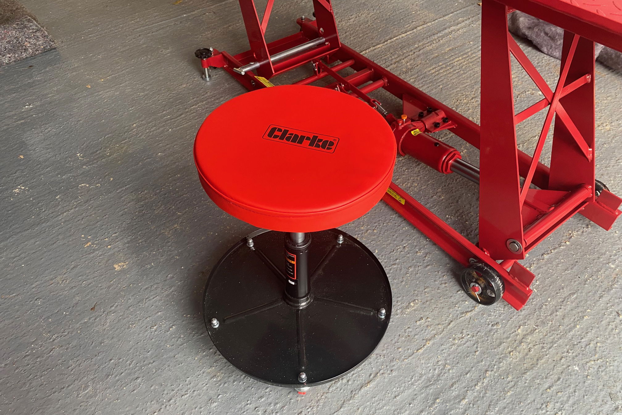 The Clarke CMS2 Height Adjustable Mechanics Seat