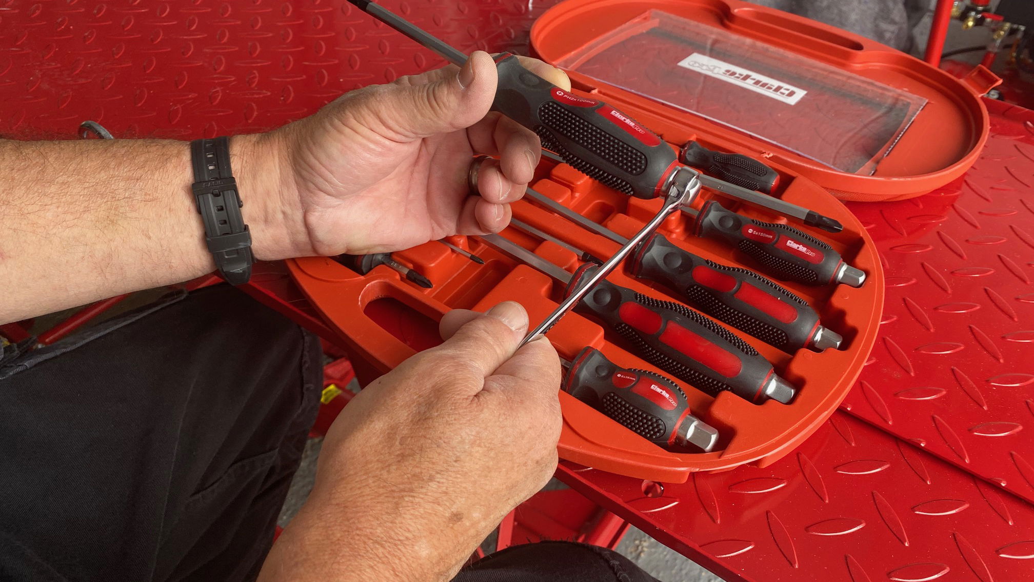 The Clarke PRO122 – 10 Piece Pro Screwdriver Set