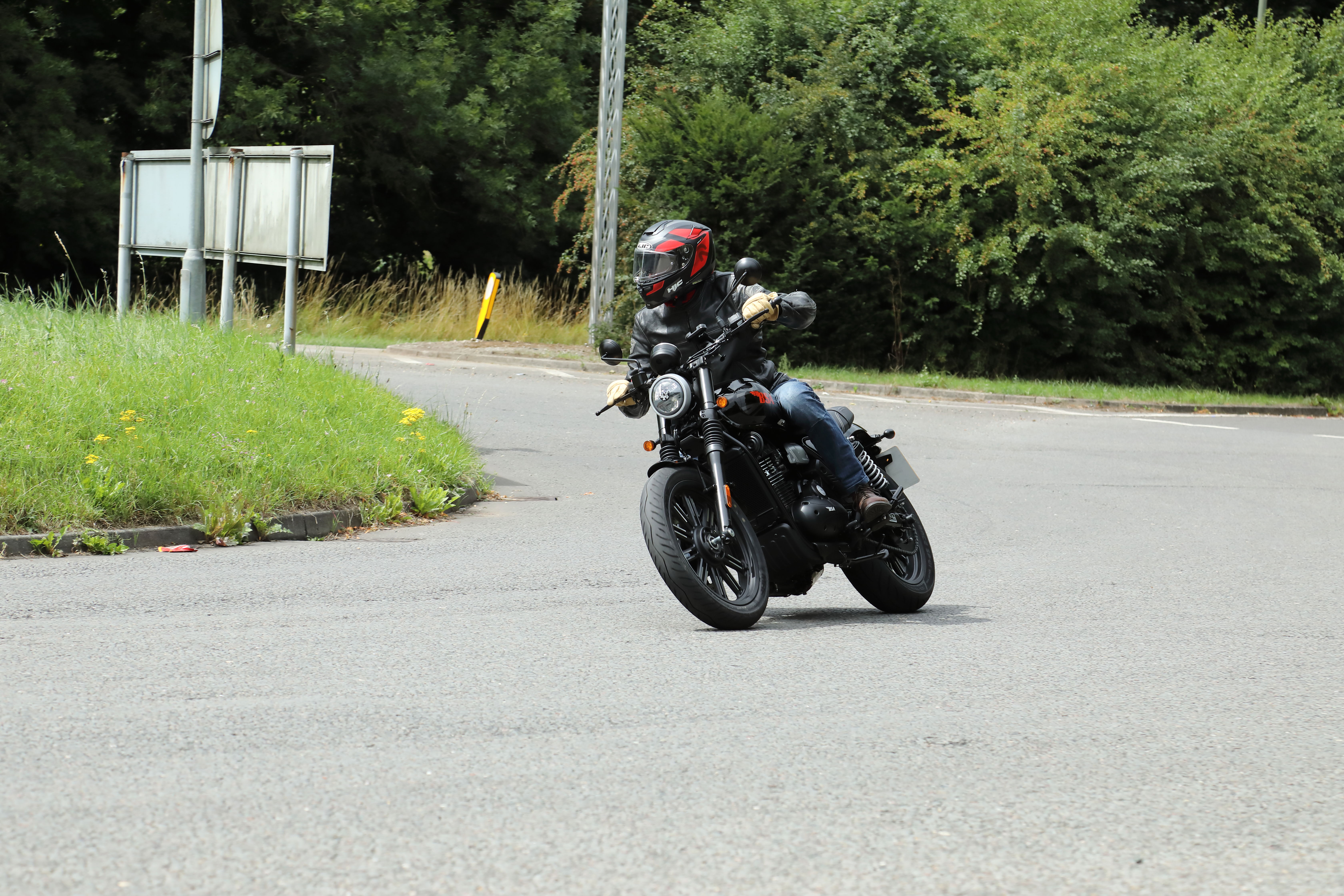 The author wearing an HJC RPHA 70 helmet