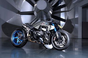 BMW R1300 R Titan