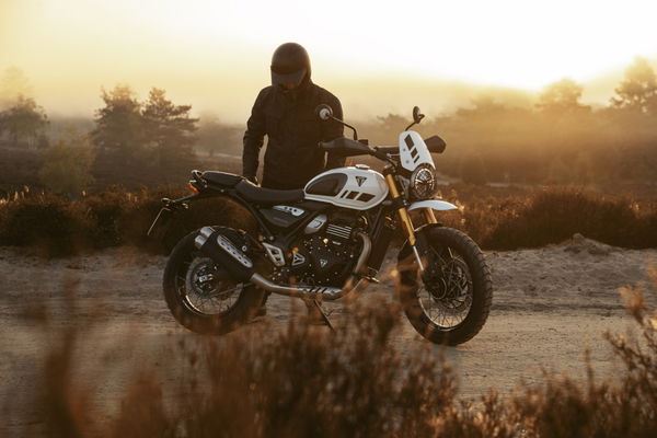 The Triumph Scrambler 400 XC