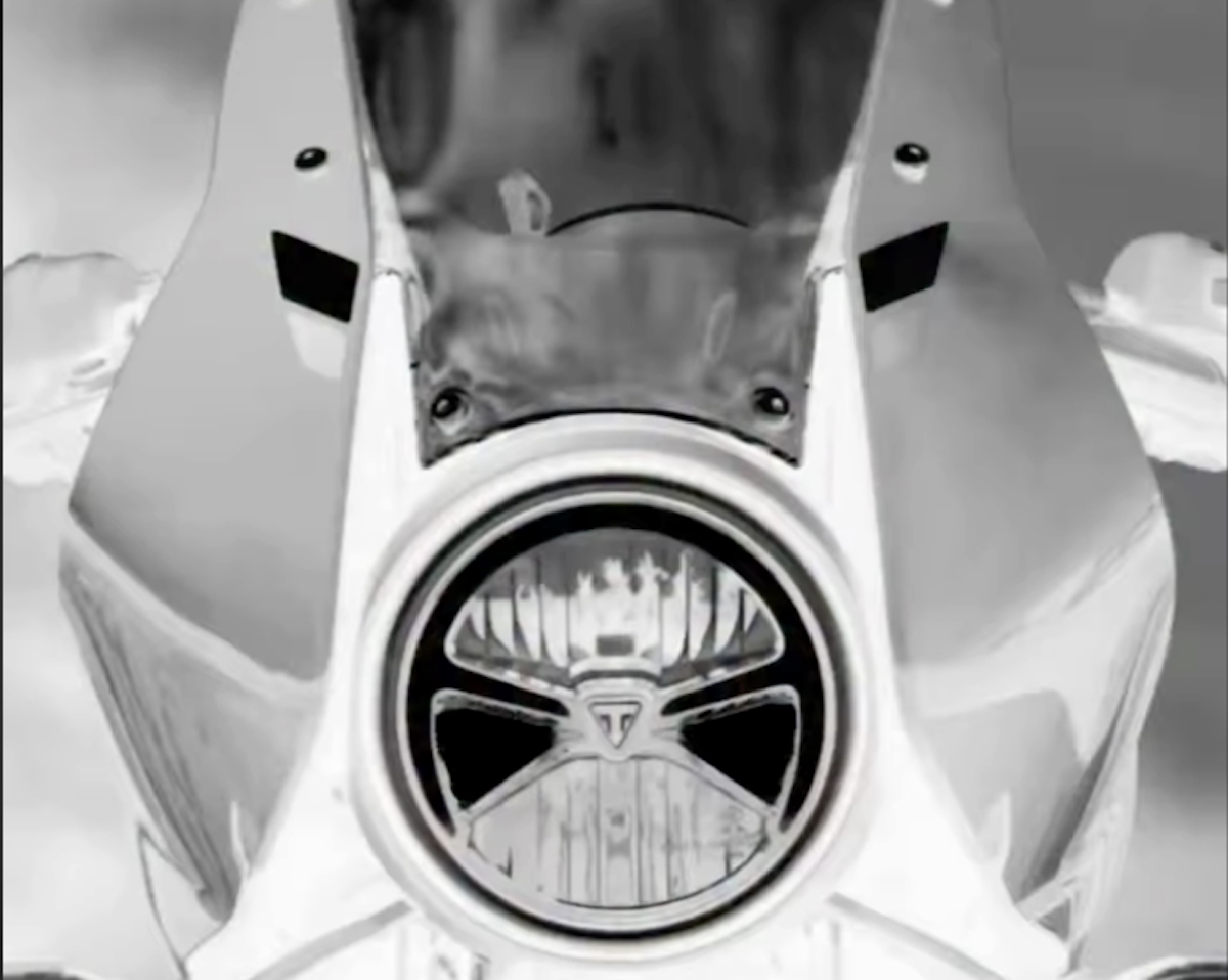 A head on shot of the new Thruxton 400