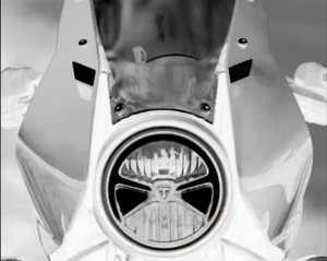 A head on shot of the new Thruxton 400