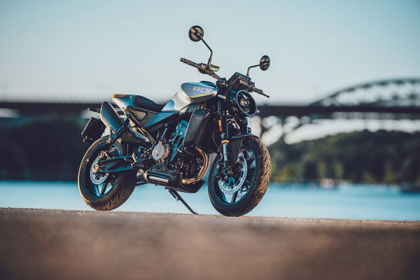 Husqvarna Vitpilen 801 near a river