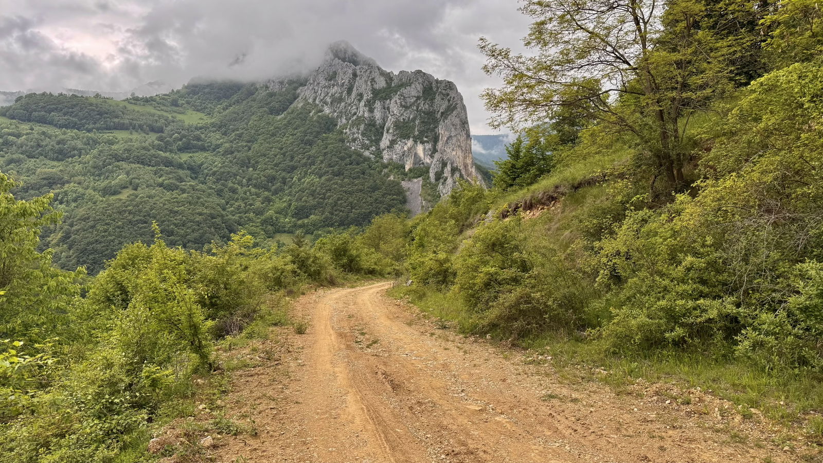 A random dirt road in Romania