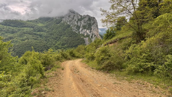 A random dirt road in Romania