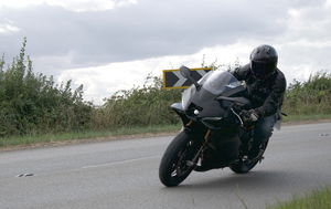Yammaha R9 - riding road