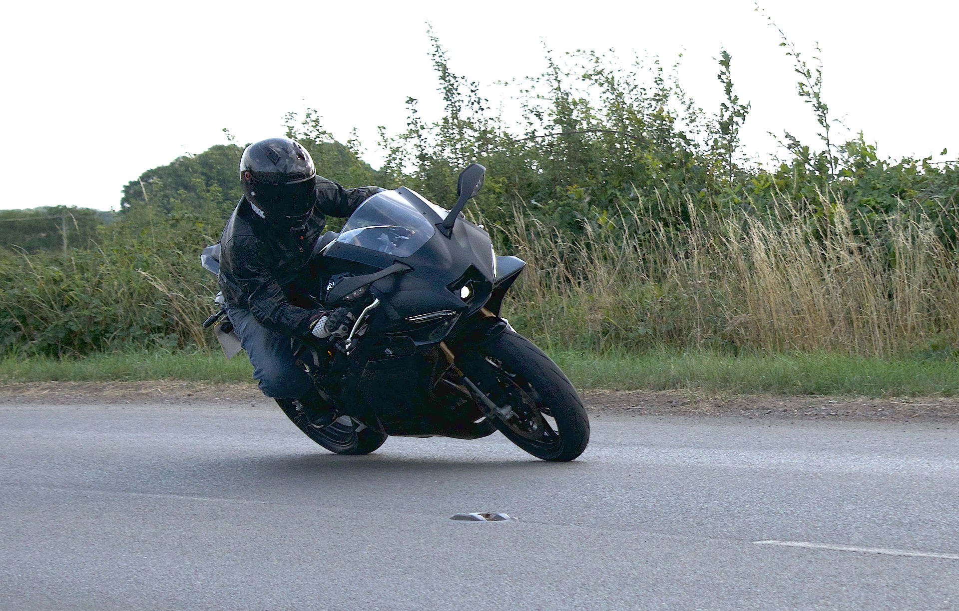Yamaha R9 - riding road