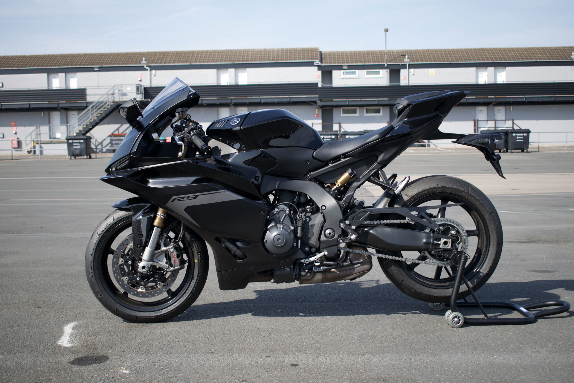 Yamaha R9 - static