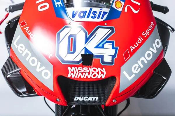 The fairing utilised extensive aerodynamics