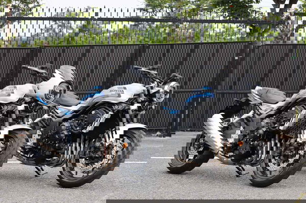 The CB1000F SE (left) and CB1000F (right)