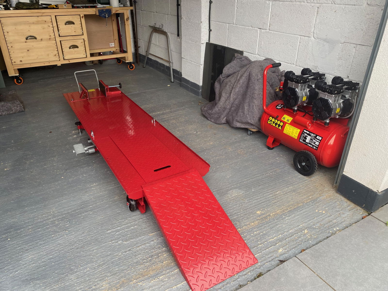 The CML7 folds virtually flat meaning it takes up very little space