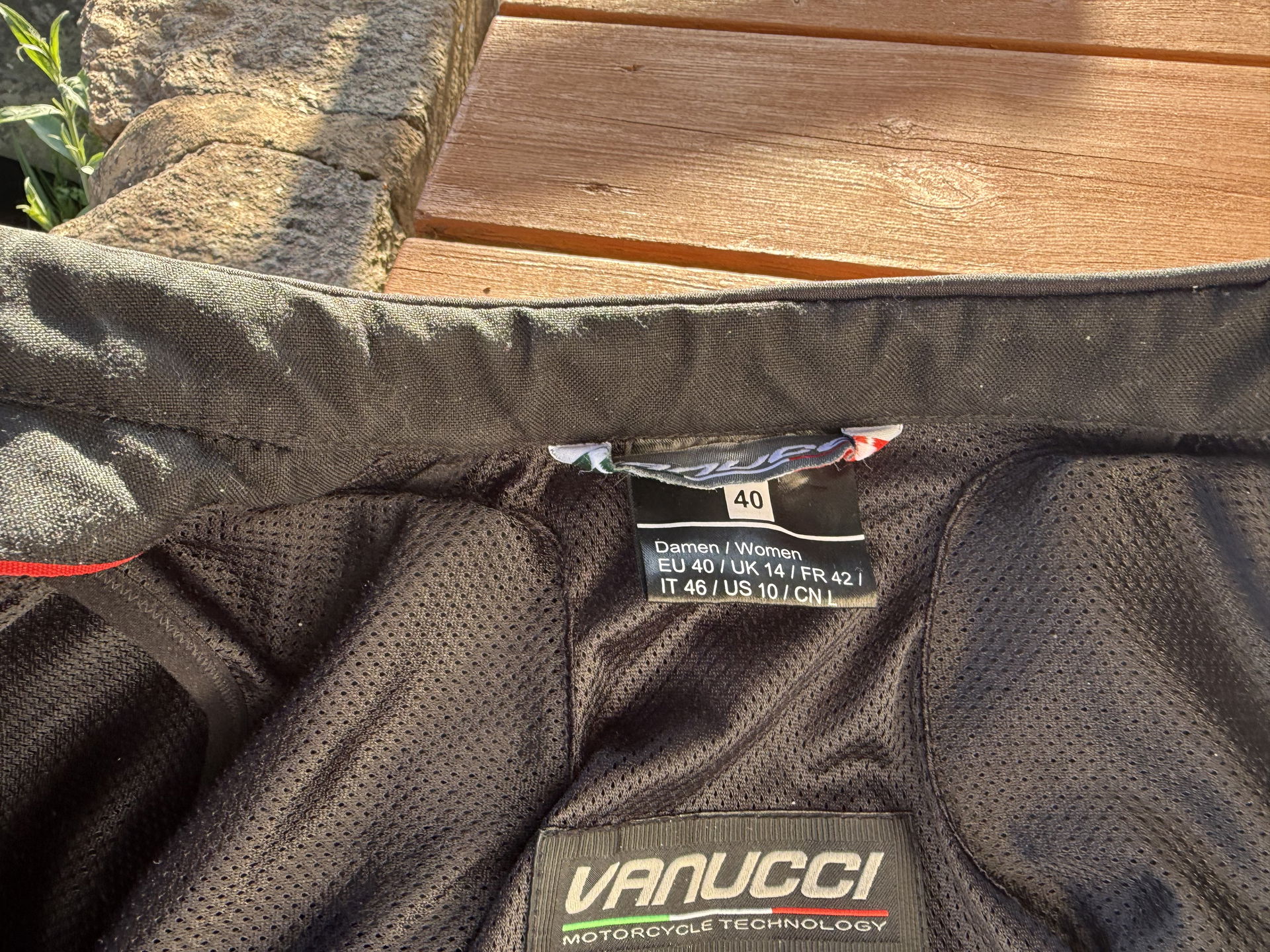 The Vanucci Art XIX women's combi jacket