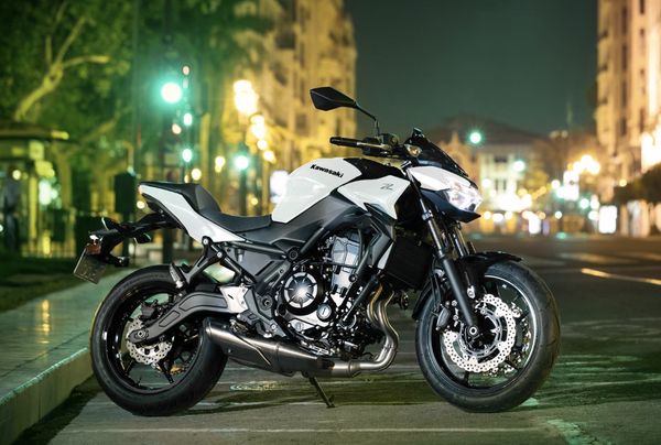 Kawasaki Z650 under the lights