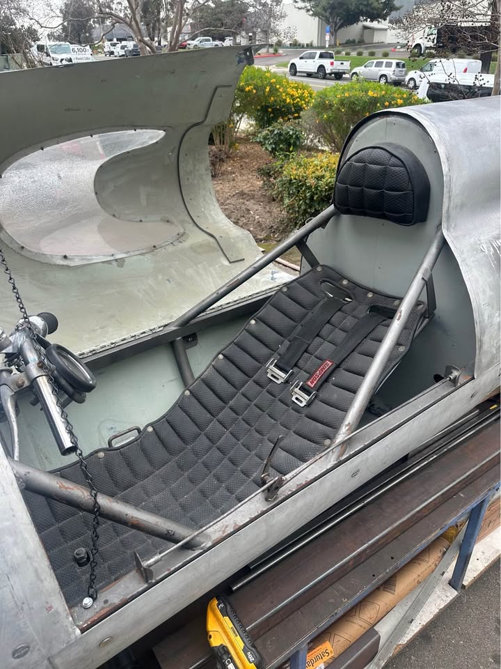 Streamliner cockpit - Looks perfectly safe...