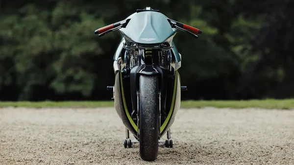 Aston Martin Brough Superior AMB 001