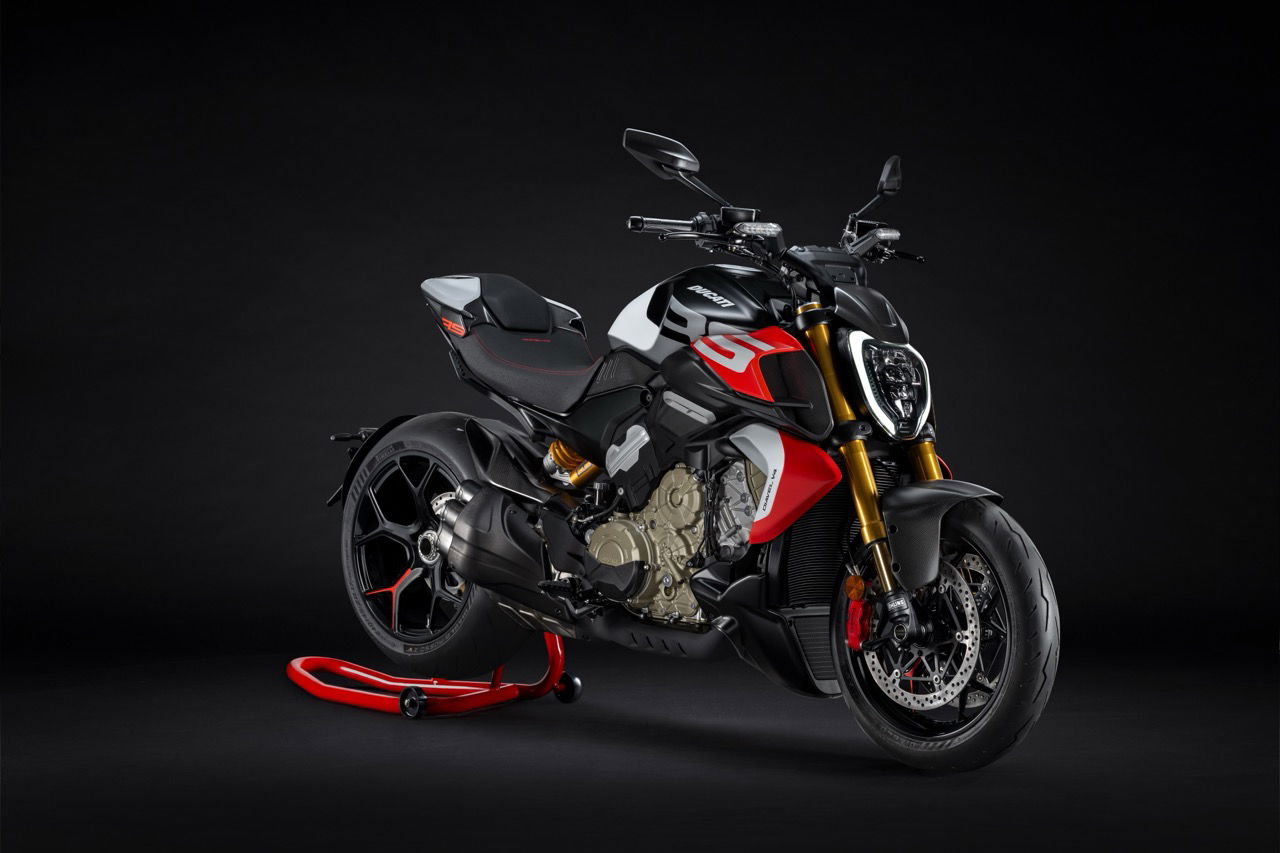 The 2025 Ducati Diavel V4 RS