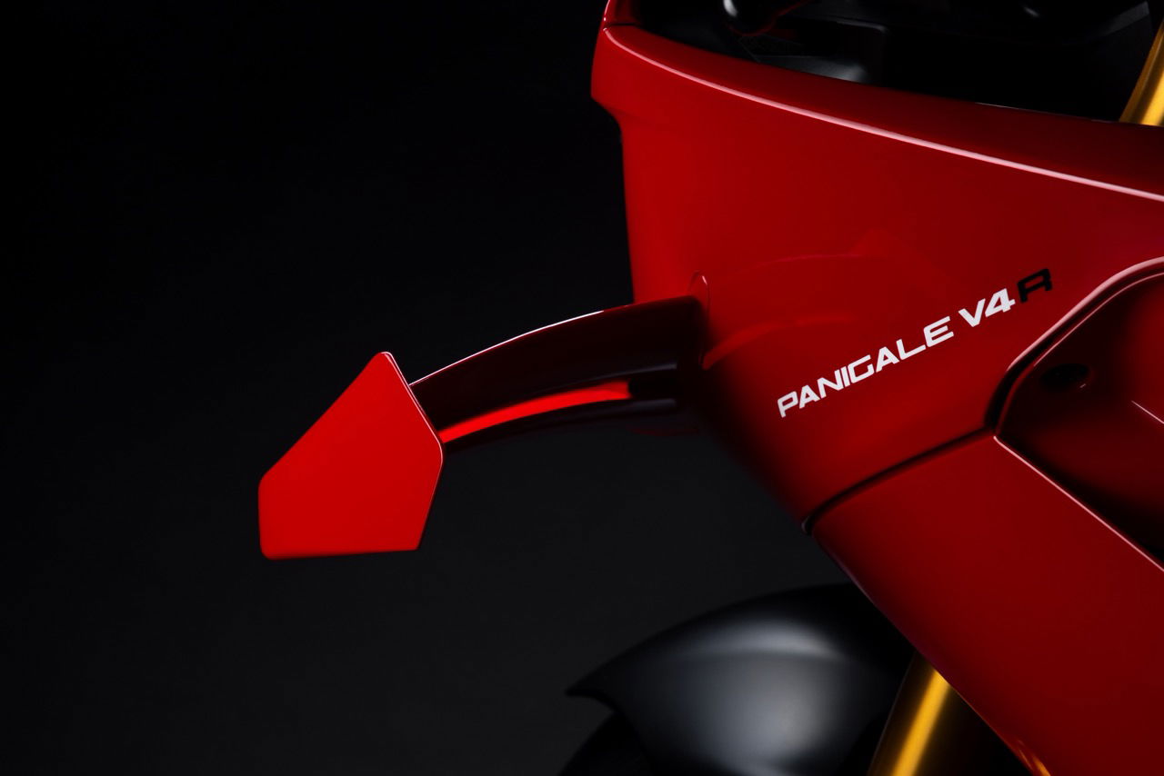 The 2025 Panigale V4 R