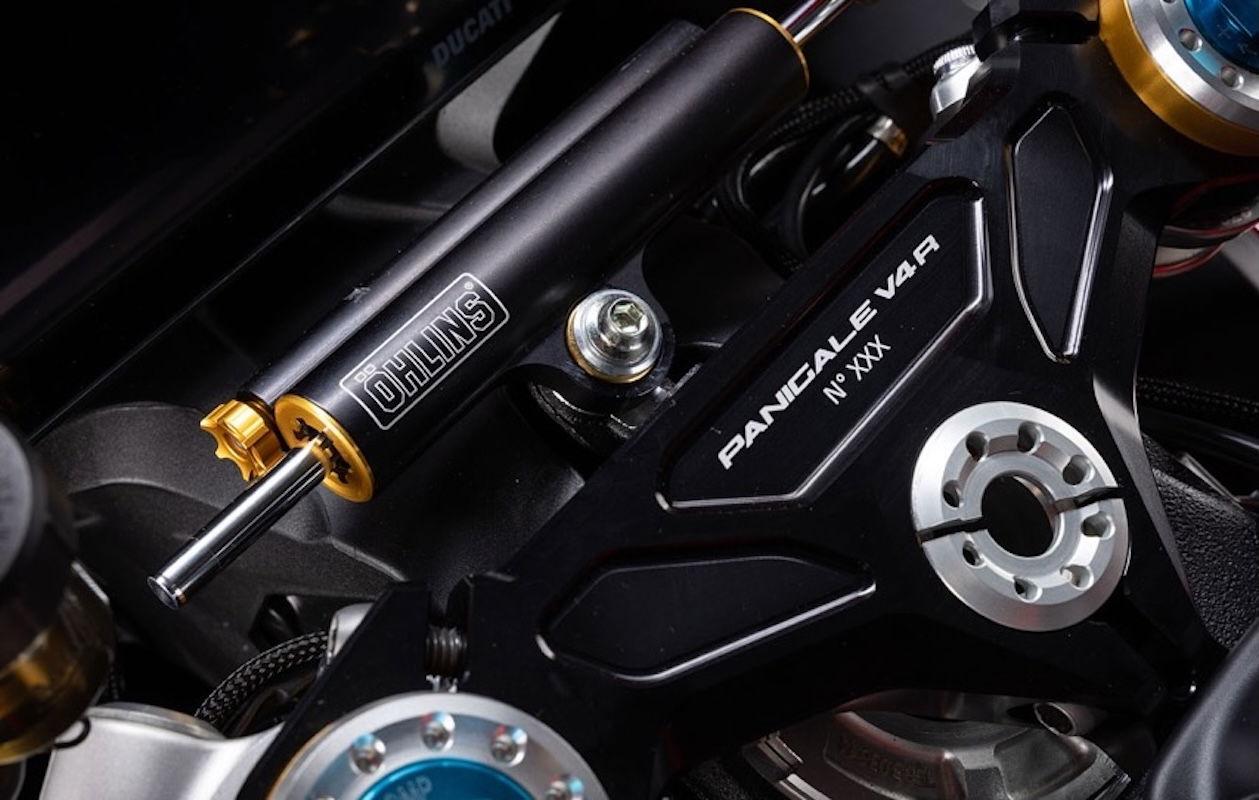 The bike is dripping in top-spec kit