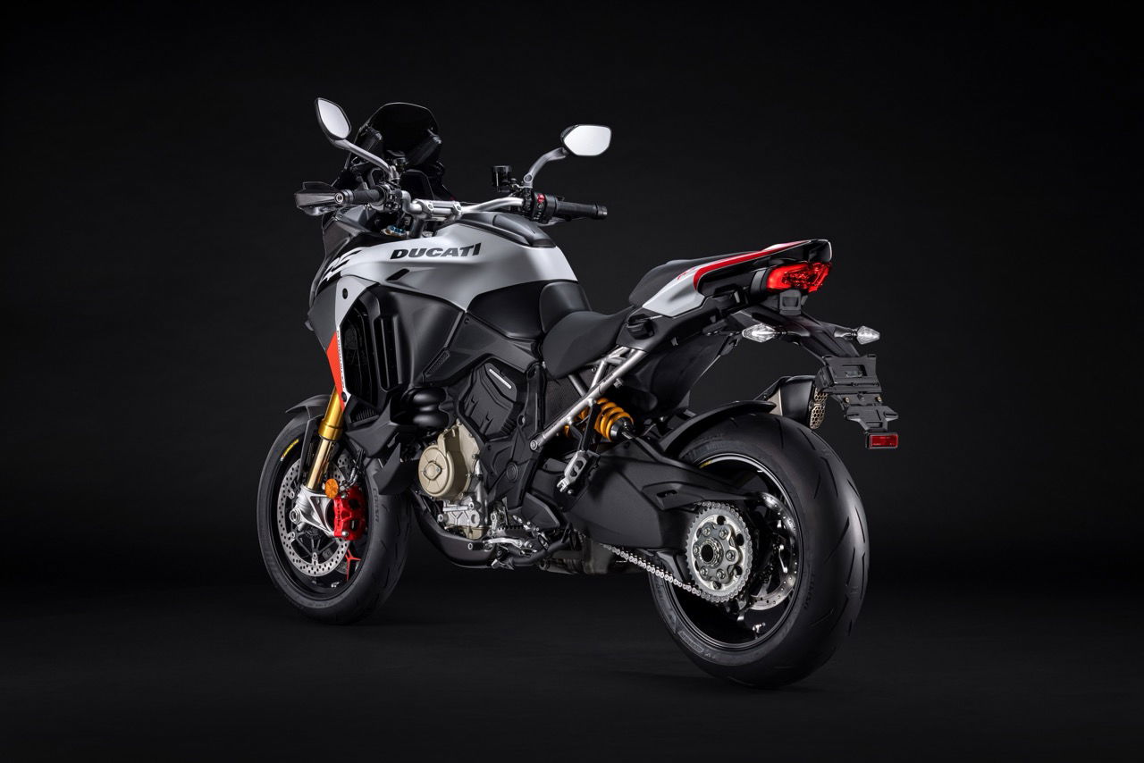 Suspension is the Öhlins Smart EC 2.0 semi-active system