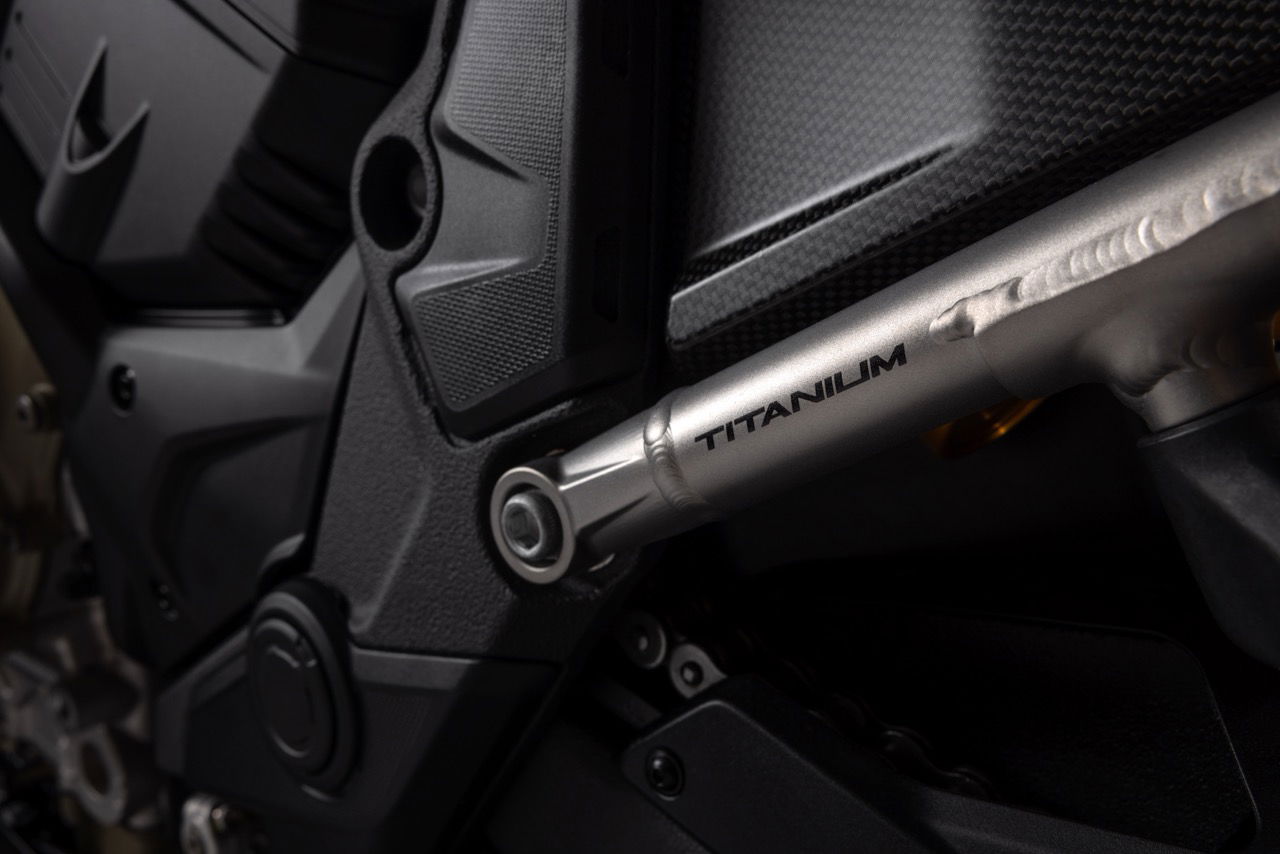 A titanium subframe helps to save weight