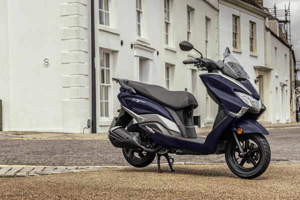 Static shot of the Suzuki Burgman Street 125EX