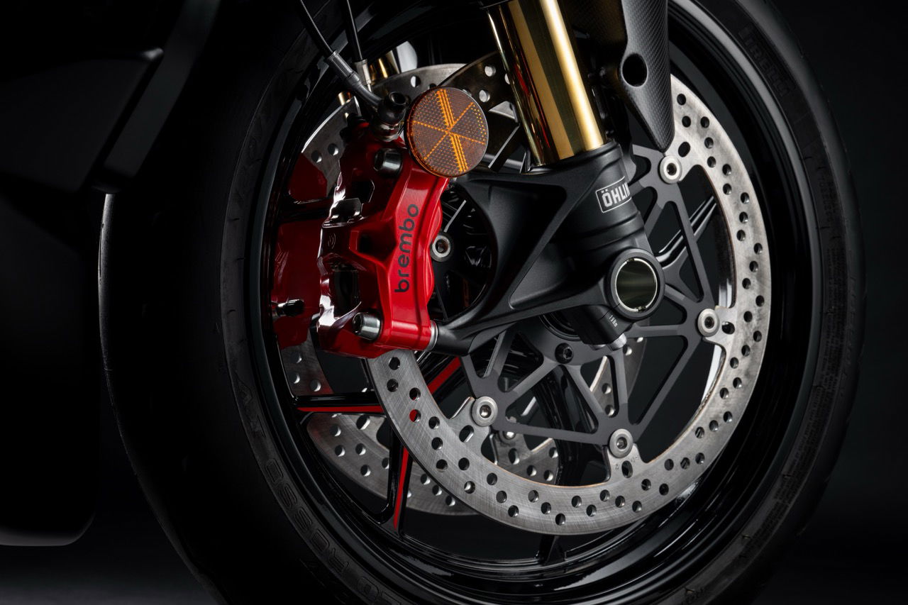 As with the 2026 Multistrada V4 RS, red brake calipers help to defined the model