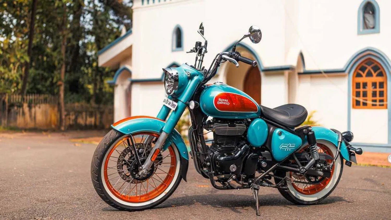 Goan Classic 350 in a Trip Teal colour
