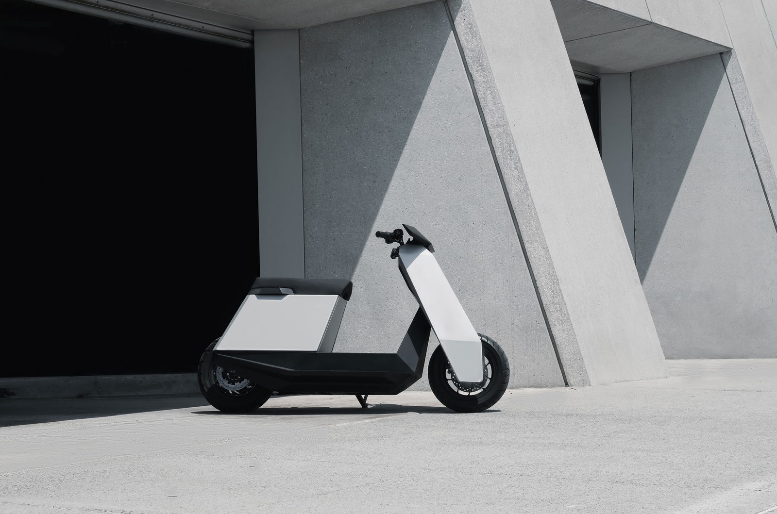 Infinite Machine P1 scooter