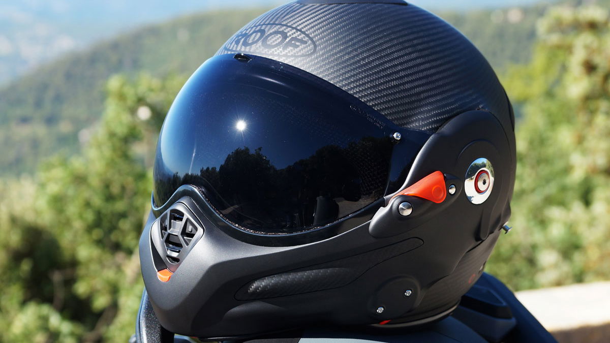 Roof Desmo 3 Carbon helmet. Photo credit - Roof