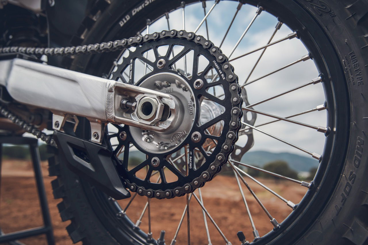 The Triumph TR 450-X