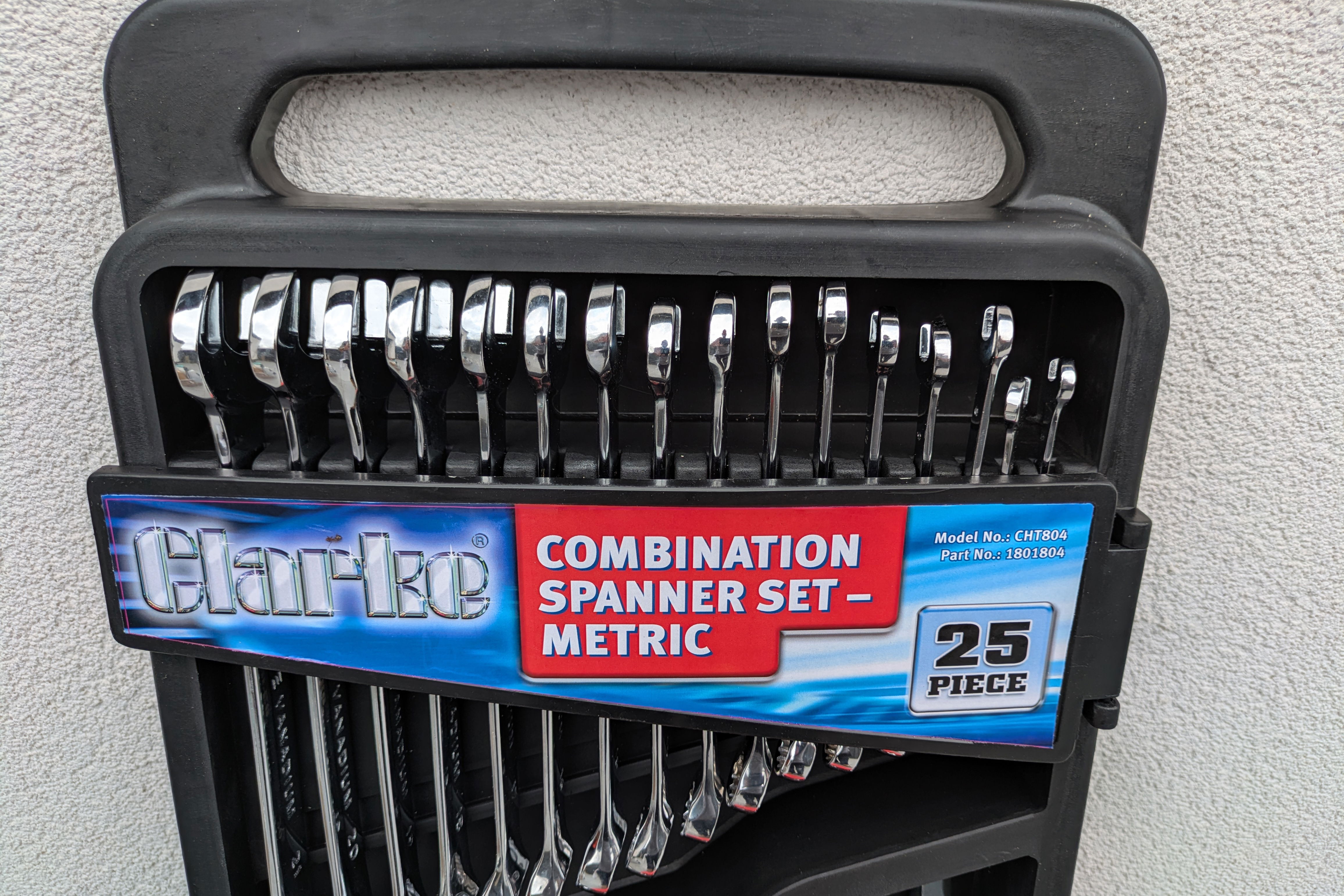 Clarke’s CHT804 25 Piece Combination Spanner Set