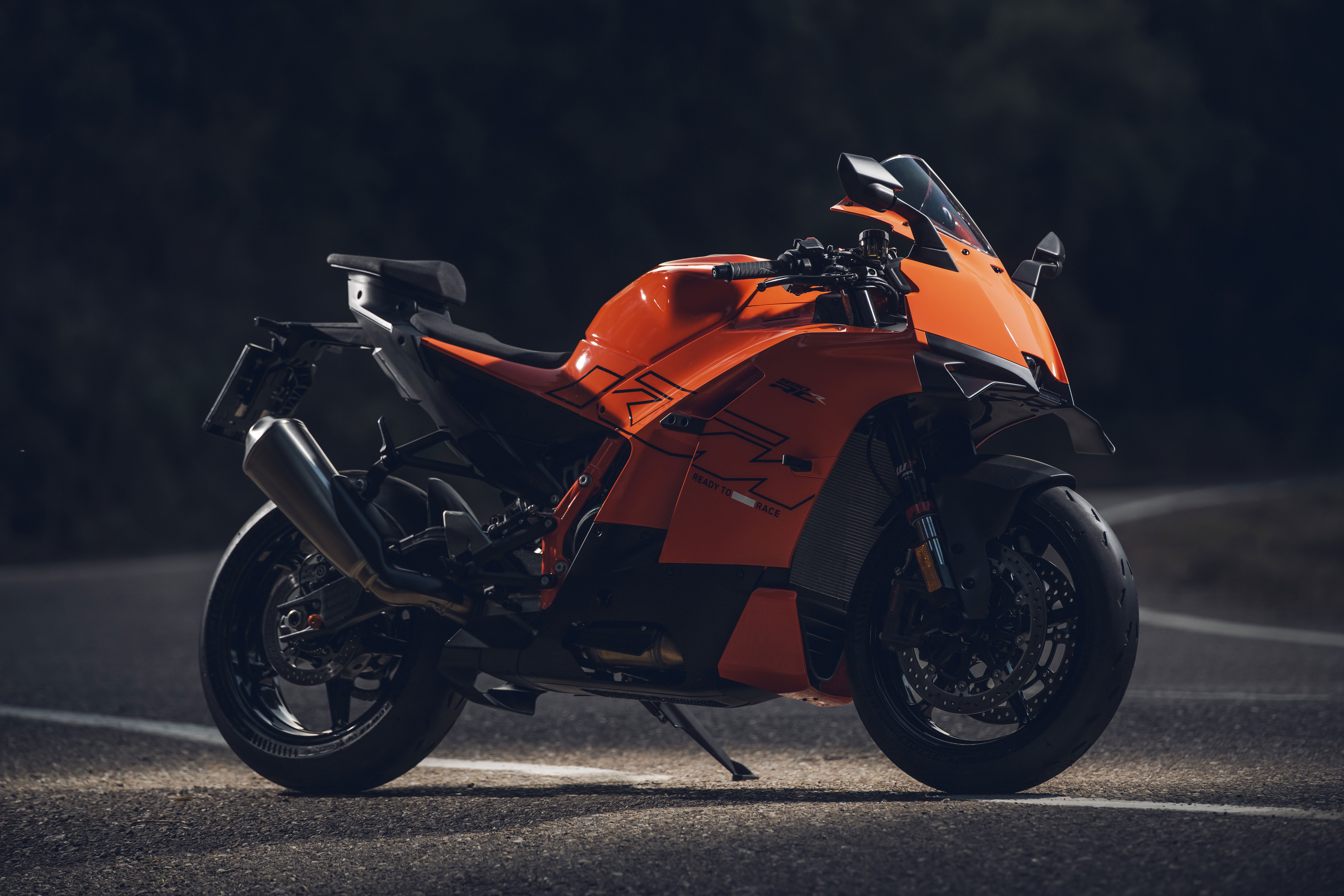 The KTM 990 RC R - static