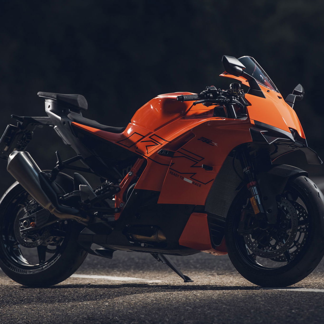 The KTM 990 RC R - static