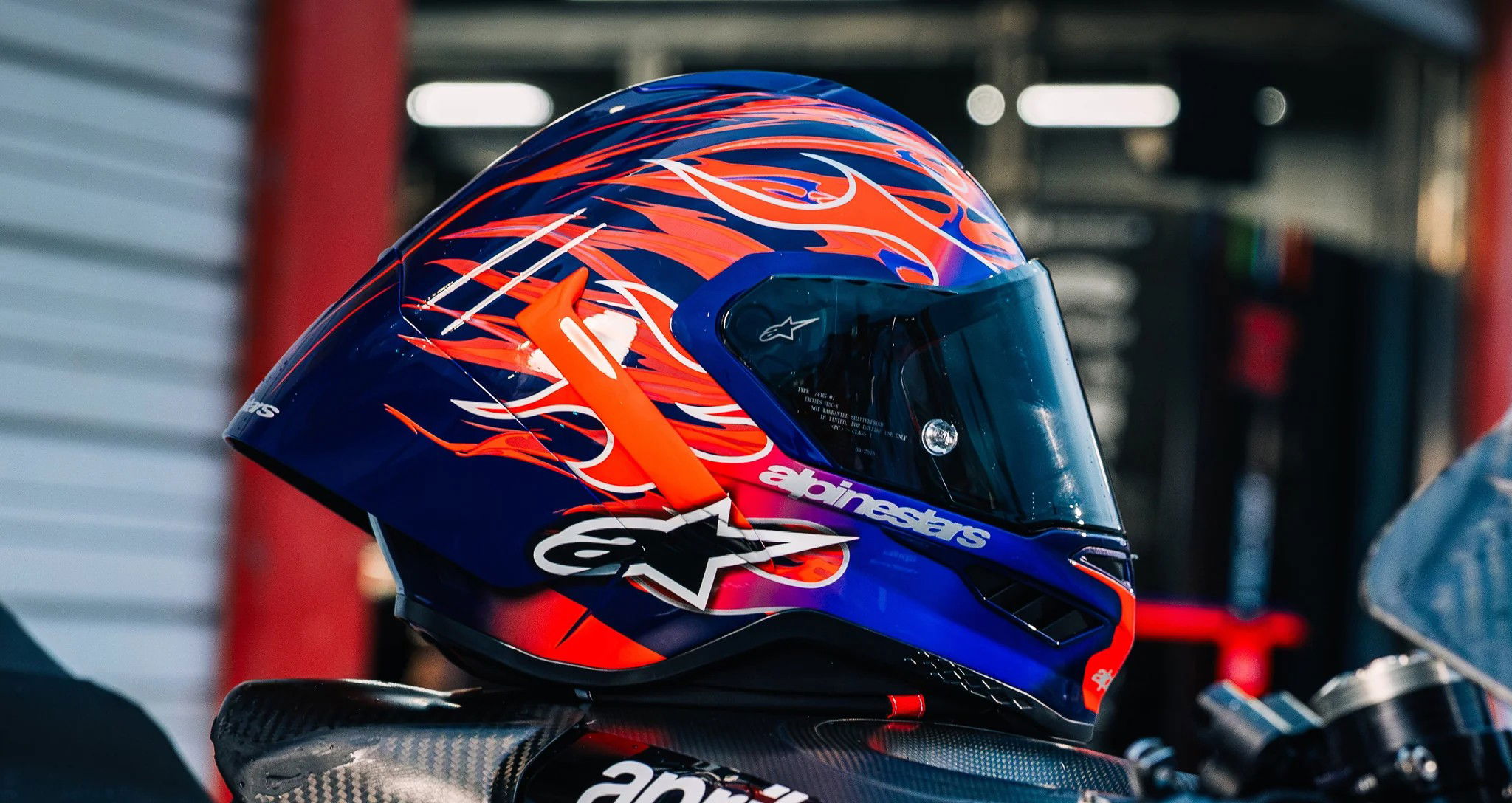 Jorge Martin Flyte Alpinestars helmet sat on an Aprilia MotoGP bike