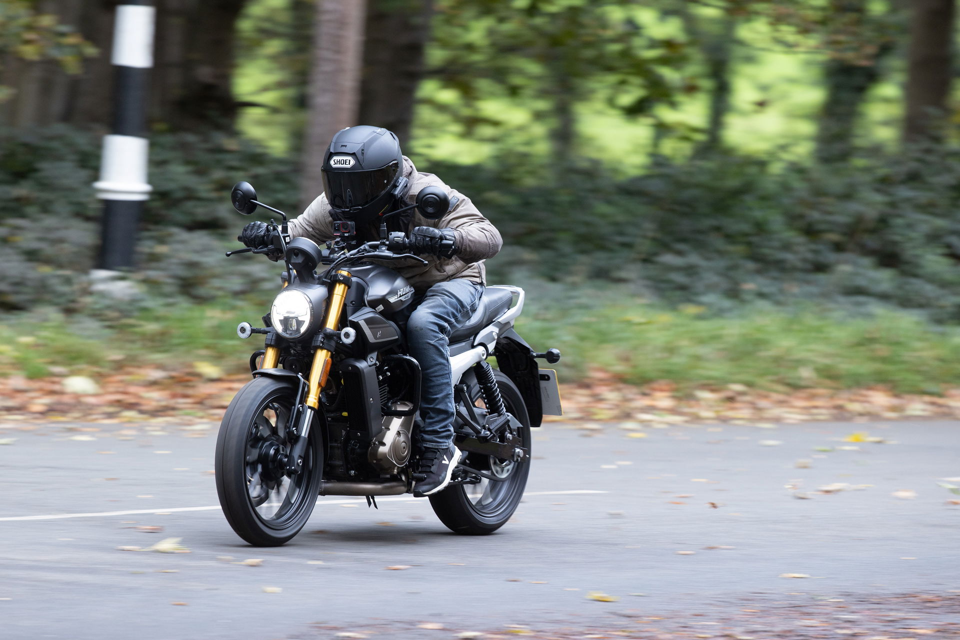 The Hero Hunk 440 - riding