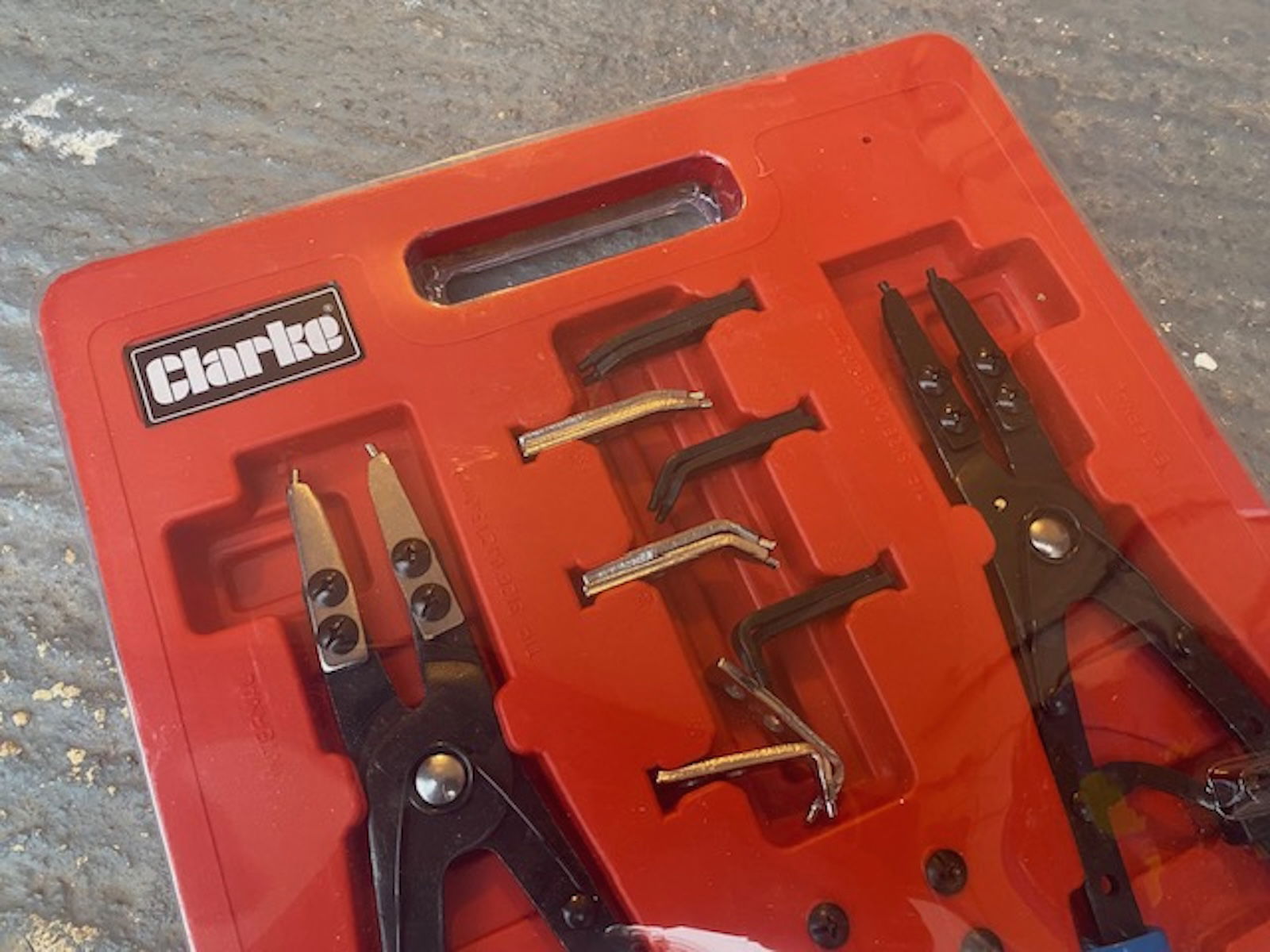 The Clarke CHT686 10" (254mm) circlip plier set