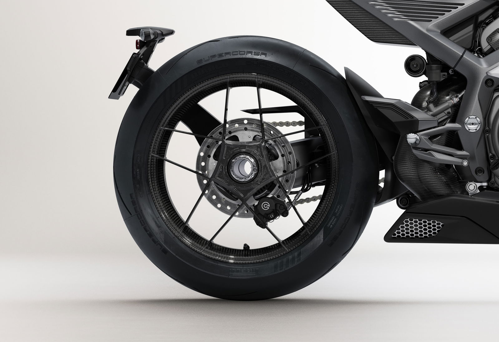 Carbon fibre wheels feature at both ends