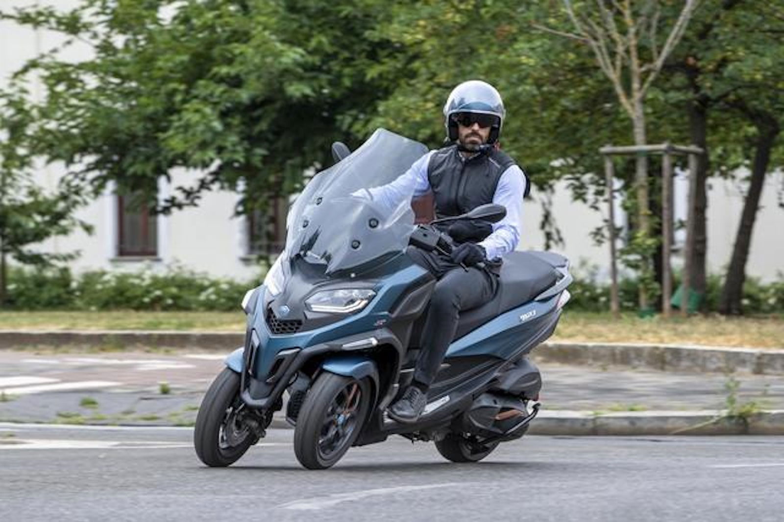 A Piaggio MP3