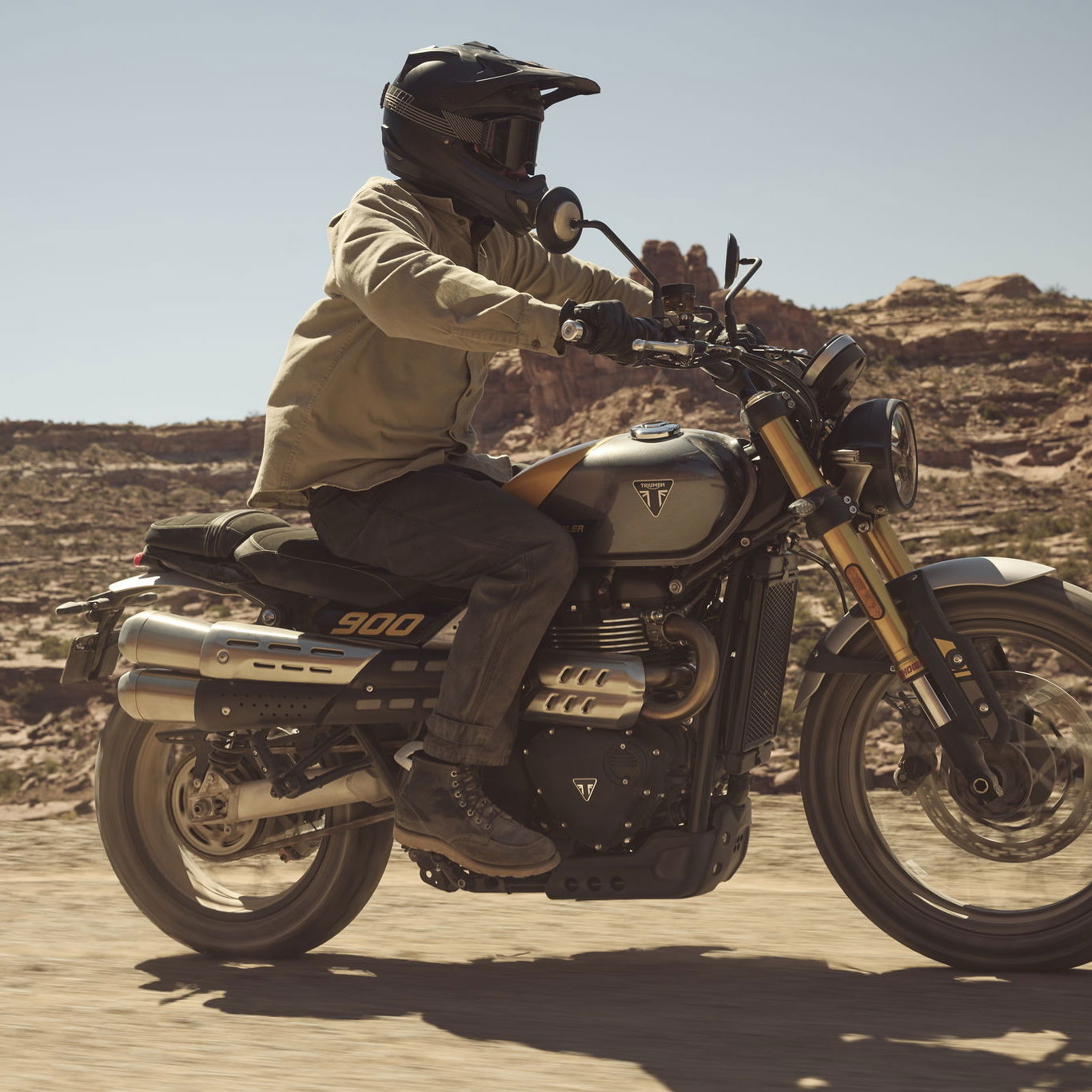 Triumph Scrambler 900 - riding off-road