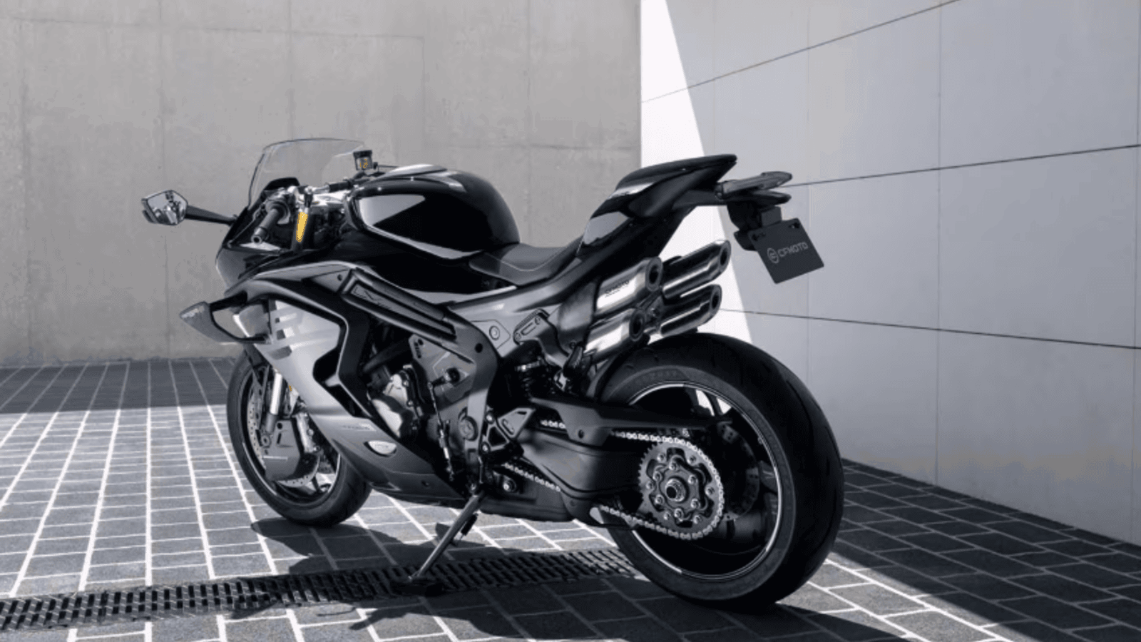 CFMoto's 2025 750SR-R