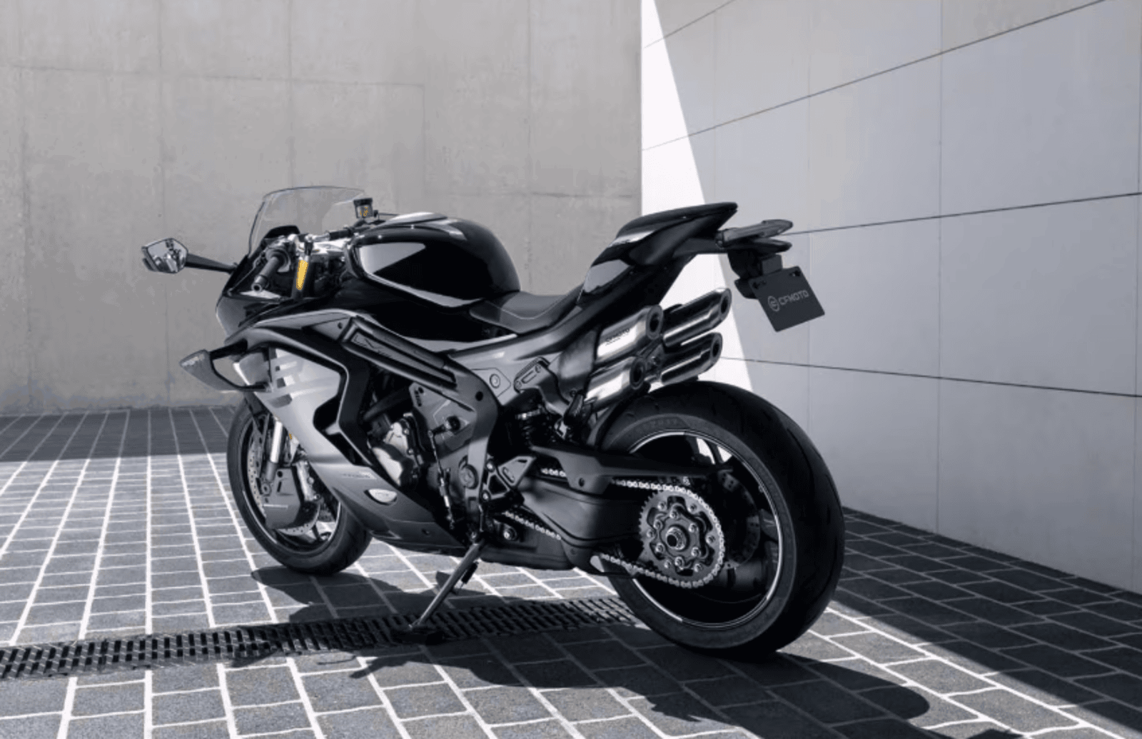 CFMoto's 2025 750SR-R