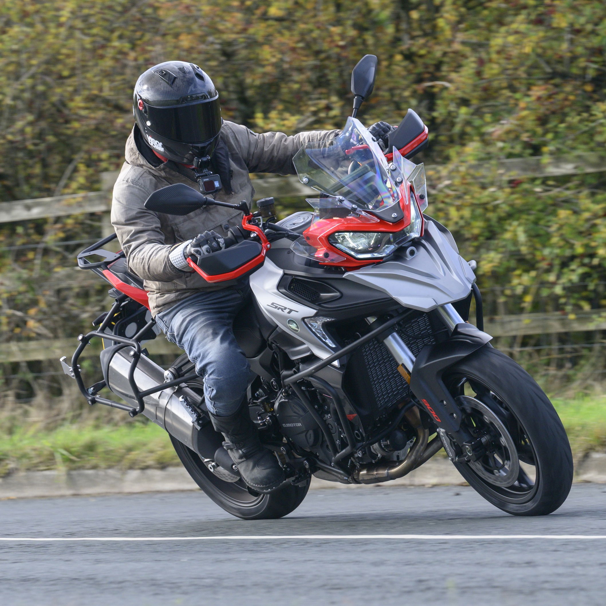 The QJ Motor SRT 900 S - riding