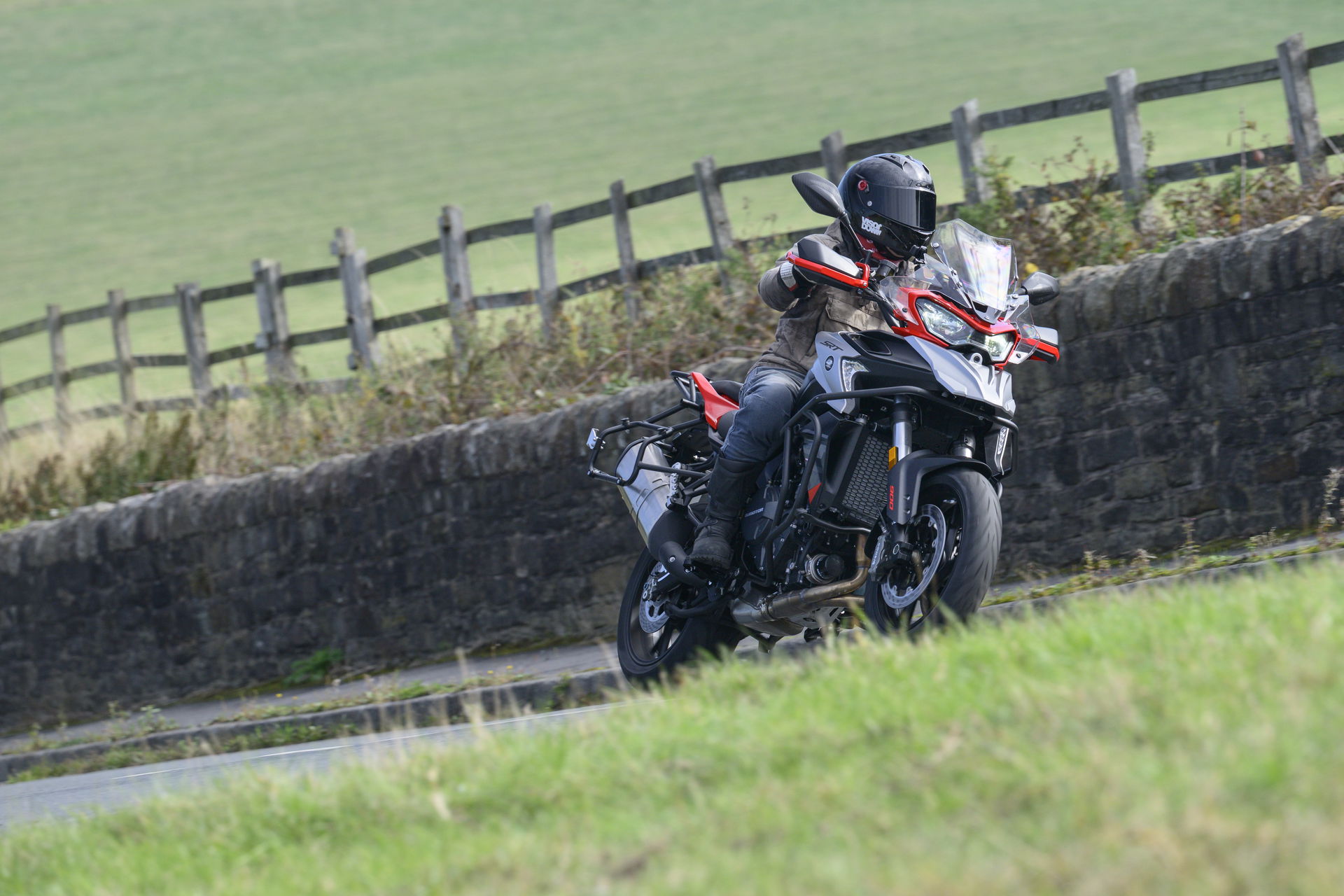 The QJ SRT 900 S - riding