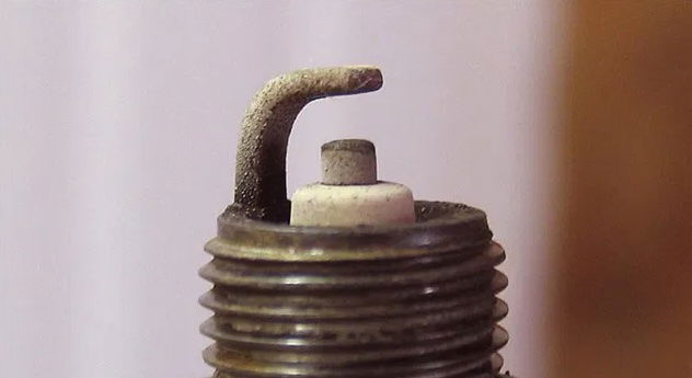 The inclusion of spark-plug sockets (16mm & 21mm) is a nice touch