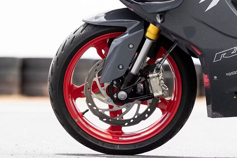 The braking system comes from ByBre and the ABS from Bosch