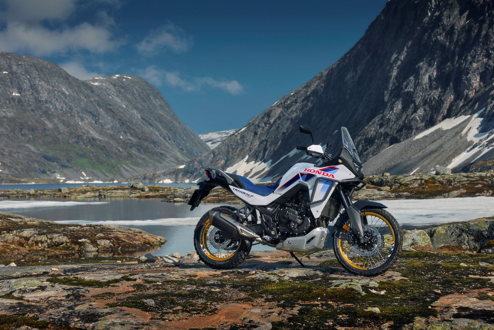 Honda's E-Clutch XL750 Transalp in the mountains